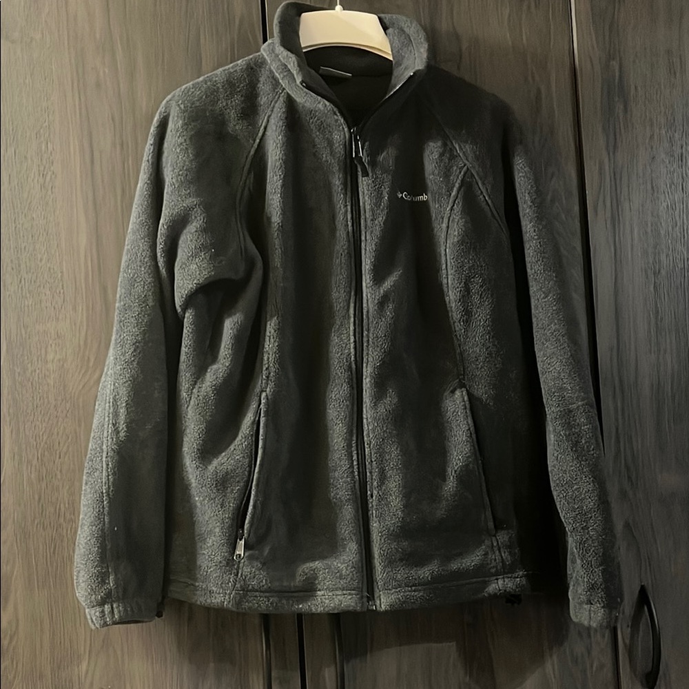 FLASH SALE! Columbia Gray Fleece ZipUp Size Large